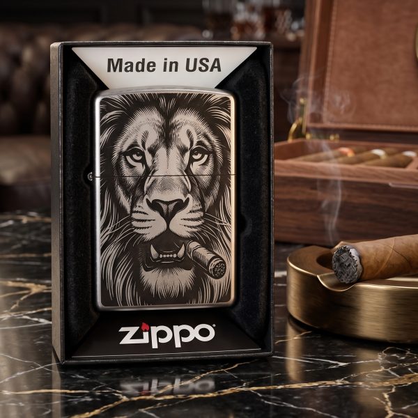 Бензинова запальничка Zippo Лев із сигарою