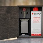Комплект Zippo для подарунка з гравіюванням, бензином і кременями