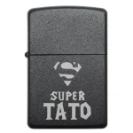 Бензинова запальничка для тата з написом SUPER TATO латинськими літерами
