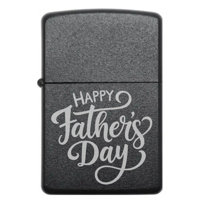 Ідеальний сюрприз на День Батька! – Запальничка з гравіюванням Happy Father’s Day у витонченому каліграфічному стилі — Ідеальний сюрприз на День Батька! – Запальничка з гравіюванням Happy Father’s Day у витонченому каліграфічному стилі Бензинова запальничка на День батька з каліграфічним написом Happy Father’s Day