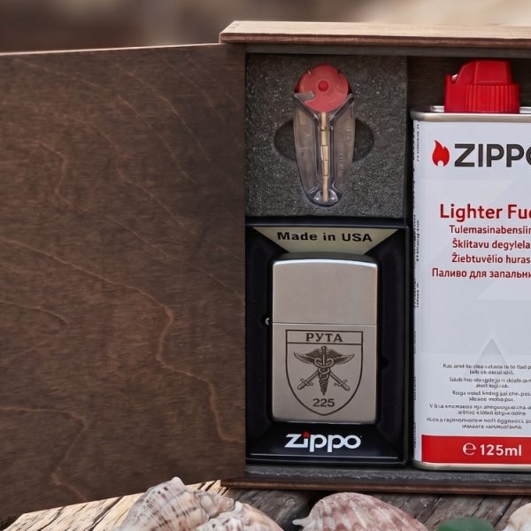 Nabir zippo z graviyuvannyam na zamovlennya