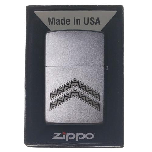 Запальничка Zippo з гравіруванням погону молодшого сержанта ЗСУ 