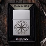 Запальничка Zippo зі скандинавським містичним оберегом та рунами «Шоломом Жаху» (The Helm of Awe)