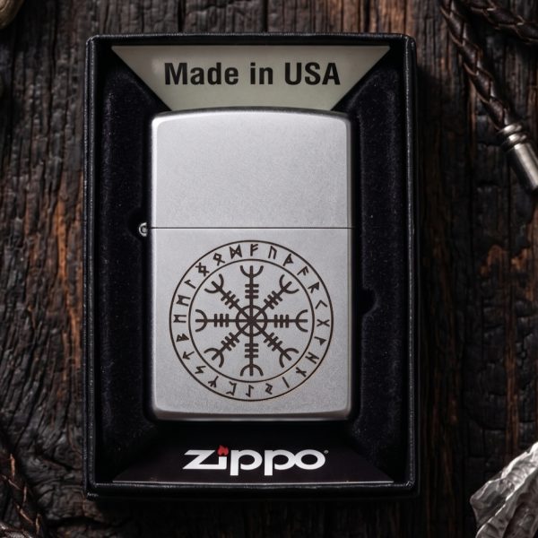 Запальничка Zippo зі скандинавським містичним оберегом та рунами «Шоломом Жаху» (The Helm of Awe)