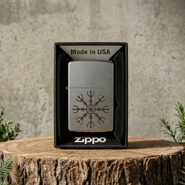 Zippo з гравіюванням магічних символів